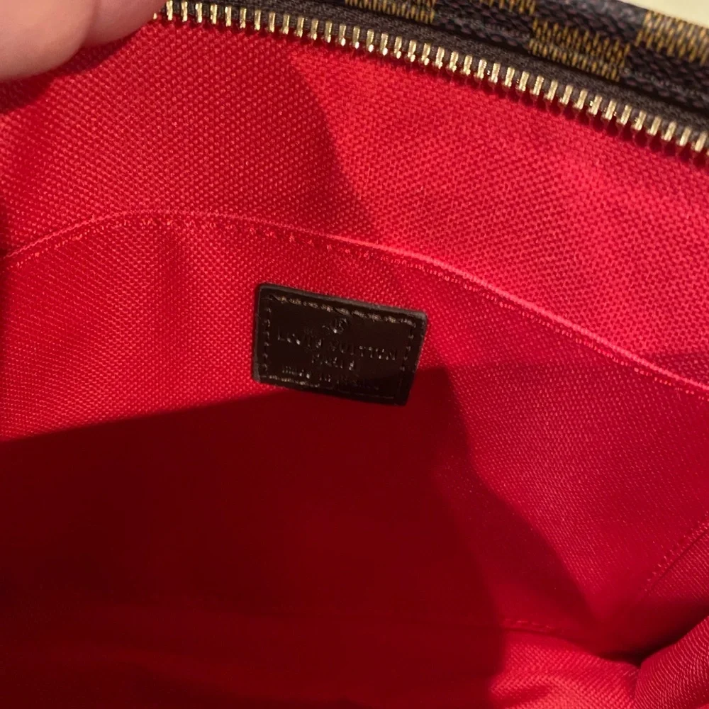 Elegant Checkered Brown Toiletry Bag NWOT - Picture 3 of 5